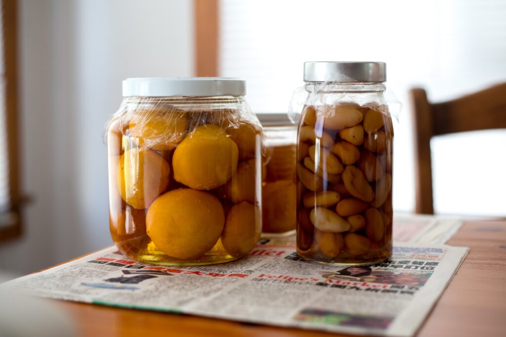 Practical zero waste kitchen techniques such as canning and pickling will not only allow you to use pesticide-free, organic, seasonal products throughout the year but will also add flavour to recipes with their intense aromas!